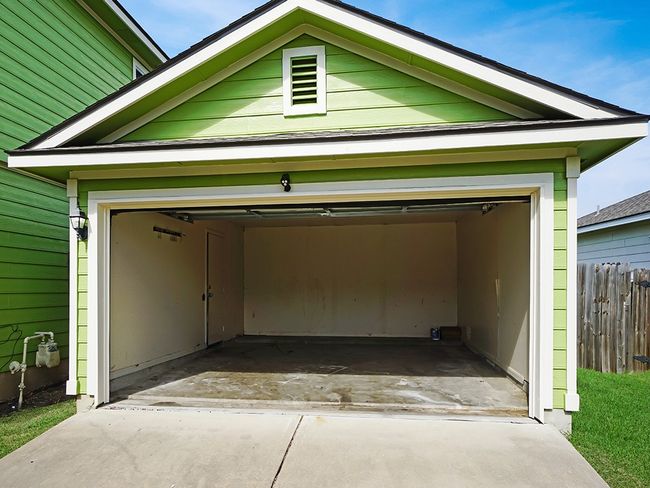 11404 Briarcreek Loop, House other with 3 bedrooms, 3 bathrooms and 4 parking in Manor TX | Image 4