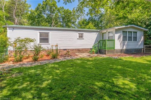 4509 Oakley Ct N, Walkertown, NC, 27051-9315 | Card Image