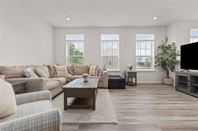 2155 Shawnee Dr, Townhouse with 3 bedrooms, 3 bathrooms and 2 parking in Washington PA | Image 10