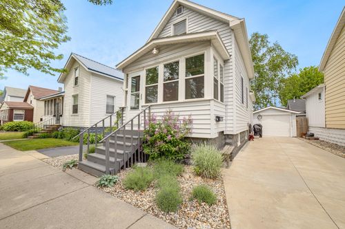 429 Jackson Ave, Grand Haven, MI, 49417-1042 | Card Image