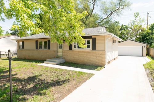 2261 Robinson Dr, Beloit, WI, 53511 | Card Image