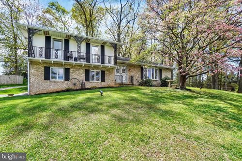 390 Meggon Rd, Red Lion, PA, 17356-8676 | Card Image