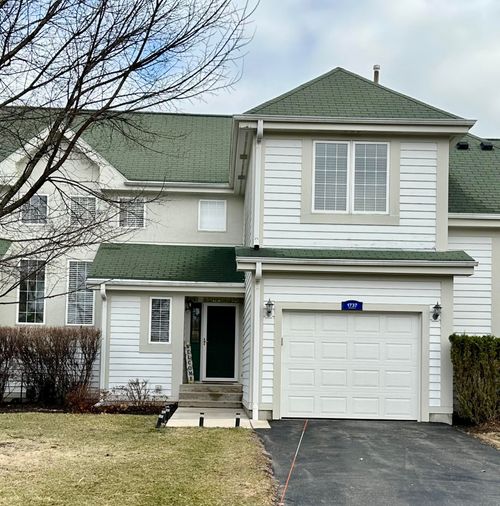 1737 Woodland Dr, Lake Geneva, WI, 53147-4964 | Card Image