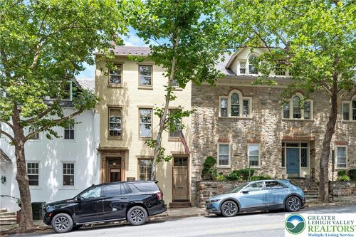 72 W Market St, BETHLEHEM, PA, 18018-5703 | Card Image
