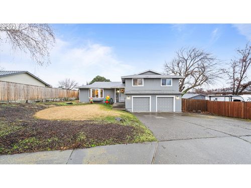 370 Se 9th Dr, Hermiston, OR, 97838-2541 | Card Image