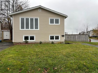 1 Glendenning Pl, Home with 5 bedrooms, 2 bathrooms and null parking in Mount Pearl NL | Image 2