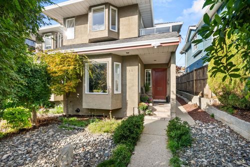 346 W 14th St, North Vancouver, BC, V7M1P6 | Card Image