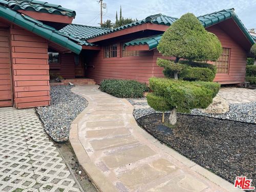 19923 Labrador St, Chatsworth, CA, 91311 | Card Image