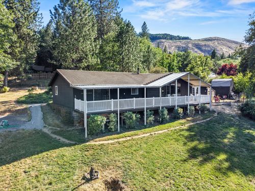 5835 Fish Hatchery Rd, Grants Pass, OR, 97527-7554 | Card Image