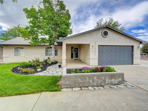 433 W Fairway Dr, Pueblo West, CO, 81007-1841 | Card Image
