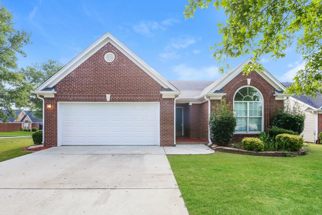 Dunton Green Way, Lawrenceville, GA 30043
