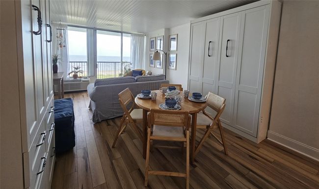 APT-804 - 415 E Beach Dr, Condo with 0 bedrooms, 1 bathrooms and null parking in Galveston TX | Image 21