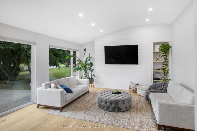 16 Mercury Rd, House other with 5 bedrooms, 4 bathrooms and 18 parking in Freelton ON | Image 11
