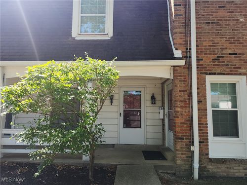 10-9 Trenton Sq, Euclid, OH, 44143-2420 | Card Image