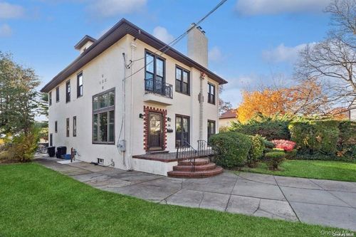 56 Floral Pkwy, Floral Park, NY, 11001-3138 | Card Image