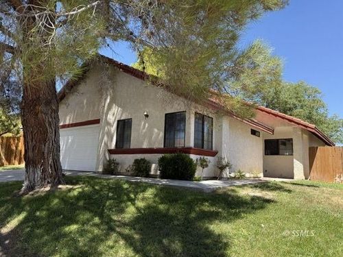 242 Yellowstone Pl, Ridgecrest, CA, 93555-5504 | Card Image