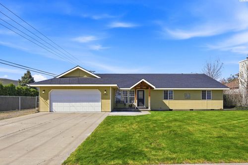 4485 Northlake Dr, West Richland, WA, 99353-9005 | Card Image