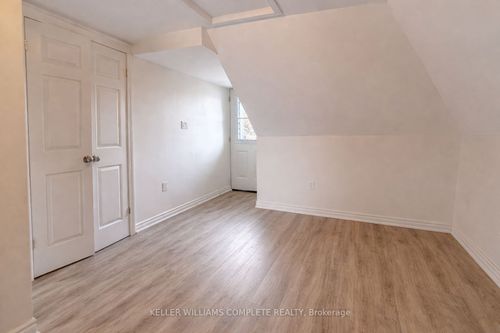 3-76 Wentworth St S, Hamilton, ON, L8N2Y9 | Card Image