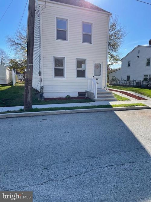 1417 E 13th St, CRUM LYNNE, PA, 19022-1345 | Card Image