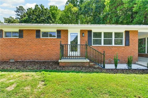 248 Croomcrest Rd, Asheboro, NC, 27205-7612 | Card Image