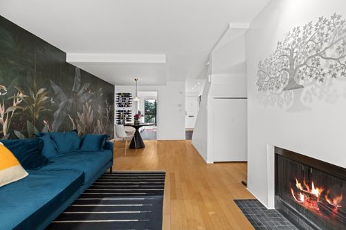 1286 7th Ave W, Vancouver, BC, V6H1B6 | Card Image