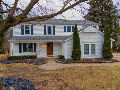 1193 Barneswood Ln, Rochester Hills, MI, 48306-4110 | Card Image