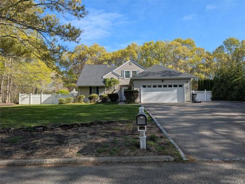 1 Northumberland Dr, Shoreham, NY, 11786-2000 | Card Image