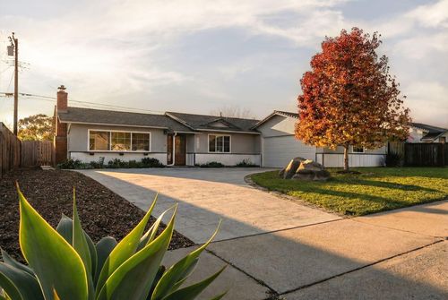 6269 Shamrock Ave, GOLETA, CA, 93117-2022 | Card Image