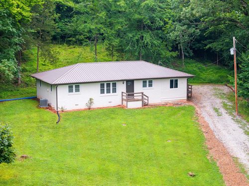 112 Sam Horner Ln, Decaturville, TN, 38329-5427 | Card Image