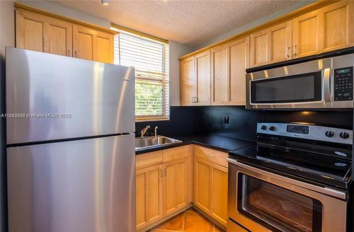 apt-303-1801 S Treasure Dr, North Bay Village, FL, 33141-4320 | Card Image