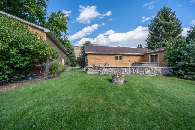 1077 Us Highway 89 S, House other with 3 bedrooms, 3 bathrooms and null parking in Gardiner MT | Image 56