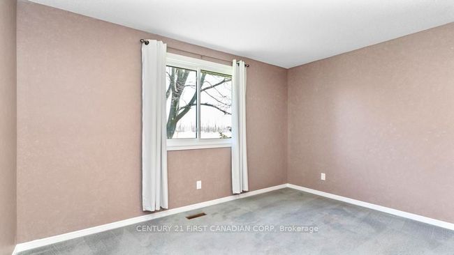 2344 Bentim Rd, House other with 3 bedrooms, 2 bathrooms and 4 parking in Mount Brydges ON | Image 20