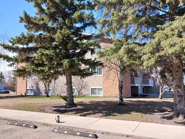 207 - 49 Bennett Street, Home with 2 bedrooms, 1 bathrooms and 1 parking in Red Deer AB | Image 37