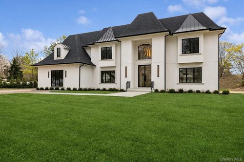 3 Wedgewood Dr, Dix Hills, NY, 11746-5824 | Card Image