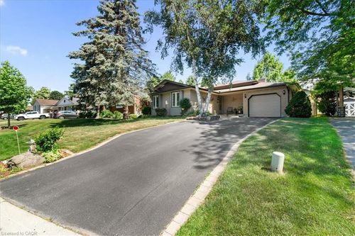 18 Dixon Dr, Port Dover, ON, N0A1N4 | Card Image