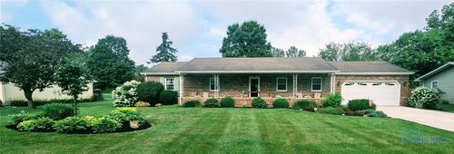 2463 Courtly Rd, Fostoria, OH, 44830-1321 | Card Image