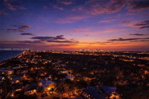 ph-b-1901 N Ocean Blvd, Fort Lauderdale, FL, 33305-3704 | Card Image