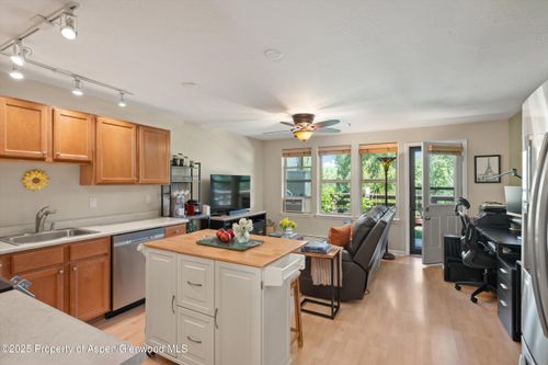 512 Lakeside Dr, Basalt, CO, 81621-9400 | Card Image