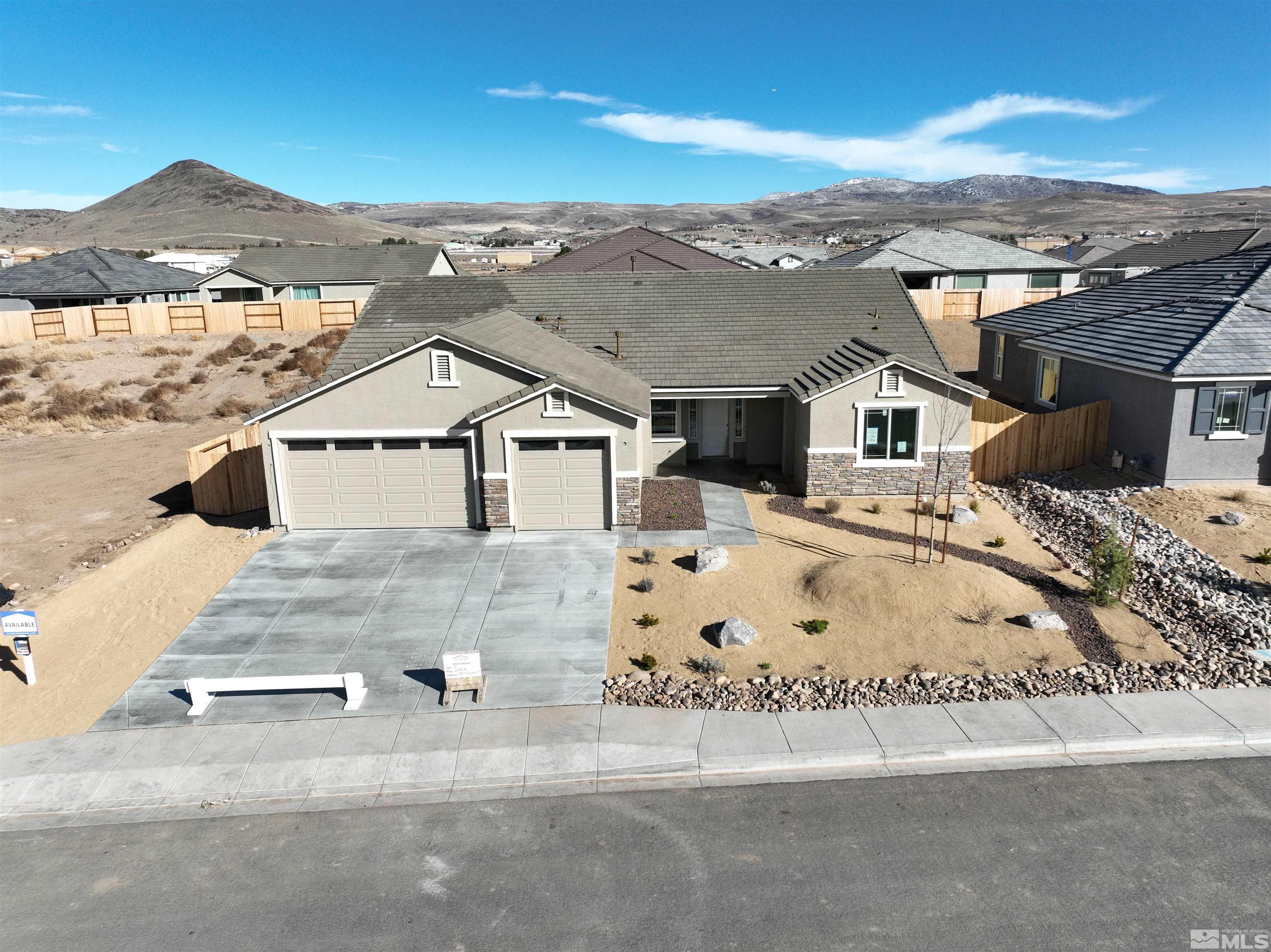Hickory Dr, Sparks, NV 89441