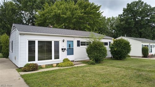 472 N Rocky River Dr, Berea, OH, 44017-1604 | Card Image