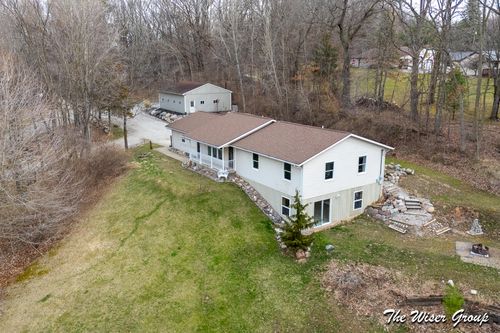 2713 Hillcrest Dr, Ionia, MI, 48846-8700 | Card Image