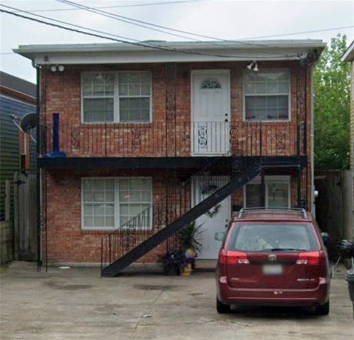 2032 34 Franklin Avenue, New Orleans, LA, 70117 | Card Image