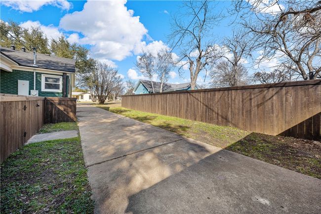 3306 Cumberland Ave, House other with 2 bedrooms, 2 bathrooms and 4 parking in Waco TX | Image 81