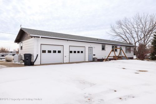 30 3rd St Nw, Golden Valley, ND, 58541-7159 | Card Image