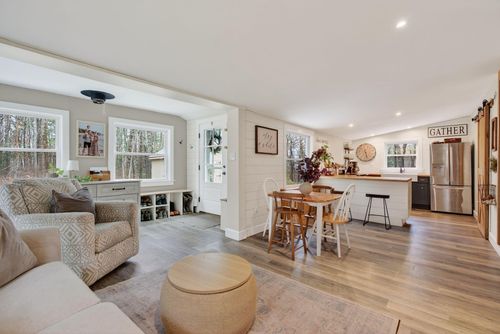 1 Holbrook Street, Portland, ME, 04103 | Card Image