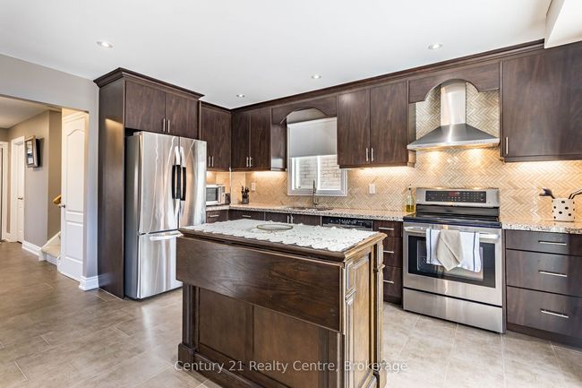 34 Niagara Pl, House other with 4 bedrooms, 4 bathrooms and 4 parking in Brampton ON | Image 13