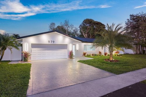 979 Nw 8th St, Boca Raton, FL, 33486-2201 | Card Image