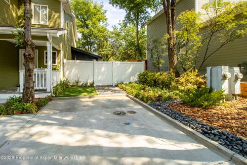 503 Easy St, Glenwood Springs, CO, 81601-4335 | Card Image