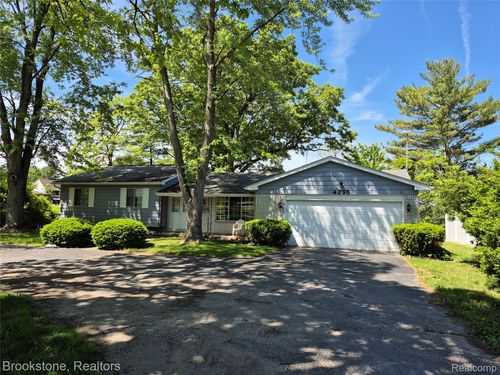 4295 Sashabaw Rd, Waterford, MI, 48329-1955 | Card Image