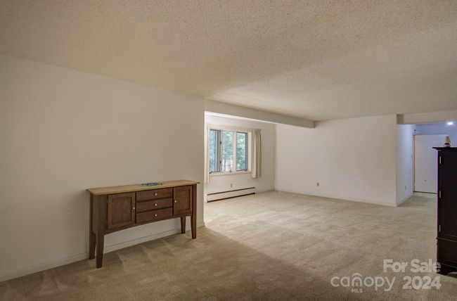 460 Crowfields Dr, Condo with 3 bedrooms, 3 bathrooms and null parking in Asheville NC | Image 18